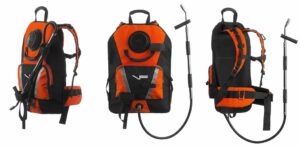 Mochila extintora desde varios ángulos. Accesorios para la detección y extinción de incendios